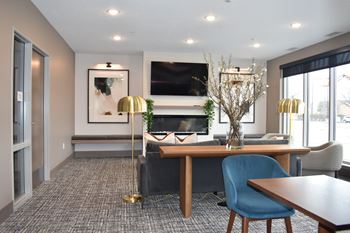 Lobby lounge